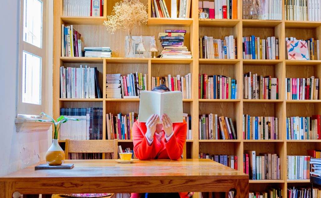 自分磨きで変化を感じた実例集
Before
SNSに依存しがちで、心が常にざわついていた
夫との接触を避けがちで、ますます距離ができていた

After
SNSを控え、読書や散歩の習慣で内面が安定
夫の方から自然とスキンシップが増え、距離が縮まった
