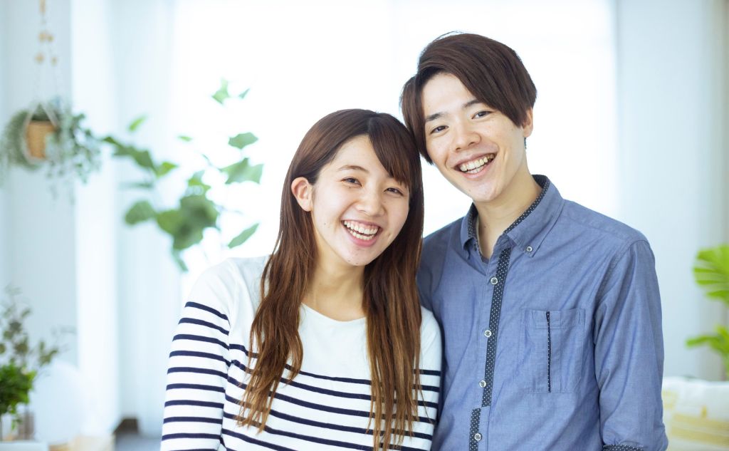 無料占いがきっかけで夫婦仲が改善した例
状況

夫婦で会話が減り、子育てと仕事の両立で余裕がなく、夫との関係も冷え始めていた。

占い

LINE占いのタロットと相性診断を利用

結果

「無料占いで夫婦の未来を少しでも知れたら」と思い、スマホでタロット占いを試しました。結果は「沈黙の時期。でも心の中ではつながっている」と出て、少しだけ気持ちが軽くなったそうです。